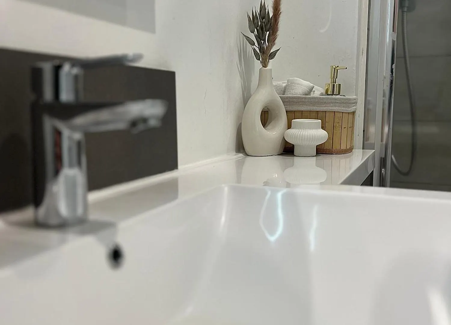 Double Bed Cosy Apartment, Near Train Station Stockport Apartment